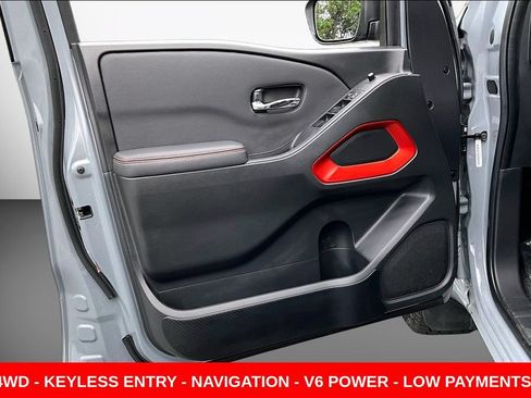 Used 2024 Nissan Frontier PRO-4X w/ Technology Package AWD/4WD image 20