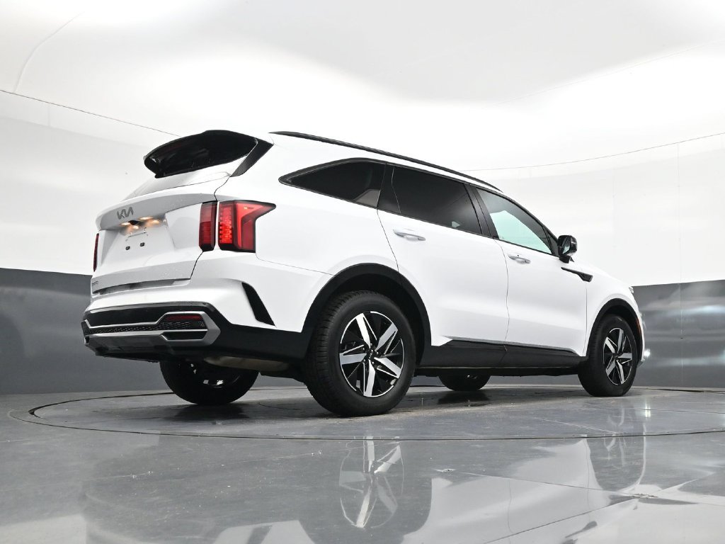 Used 2023 Kia Sorento EX w/ Panoramic Sunroof Package FWD image 26