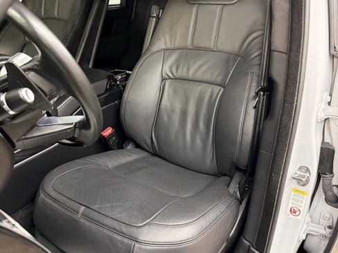 Used 2020 Land Rover Range Rover Long Wheelbase HSE image 17