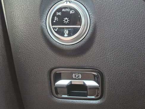 Used 2023 Mercedes-Benz C 300 Sedan image 18