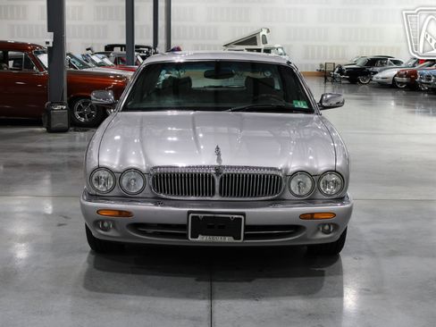 Used 2002 Jaguar XJ8 L Vanden Plas image 35