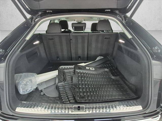 Used 2023 Audi Q8 Premium Plus AWD/4WD image 6
