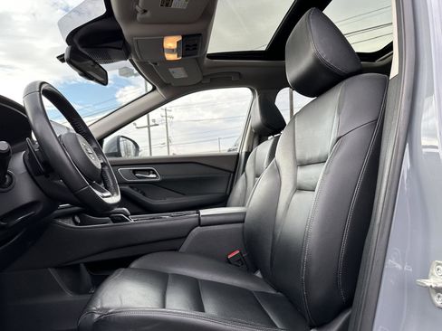 Used 2021 Nissan Rogue SL w/ Premium Package image 11