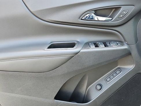 Used 2020 Chevrolet Equinox Premier image 24