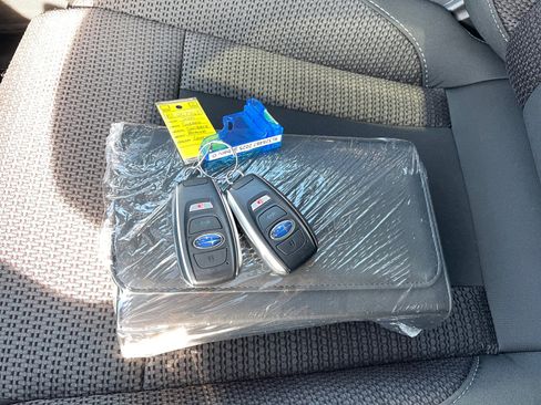 Certified 2025 Subaru Outback Premium w/ Popular Package #1A image 5