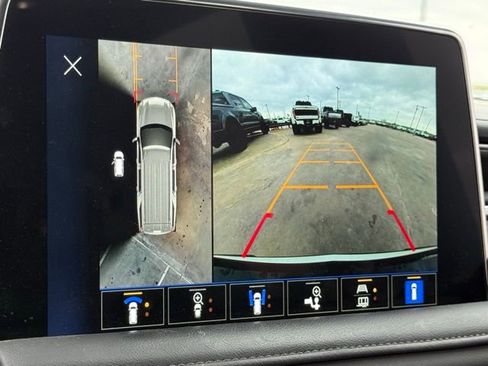 Used 2023 Chevrolet Tahoe Z71 w/ Z71 Off-Road Package image 27