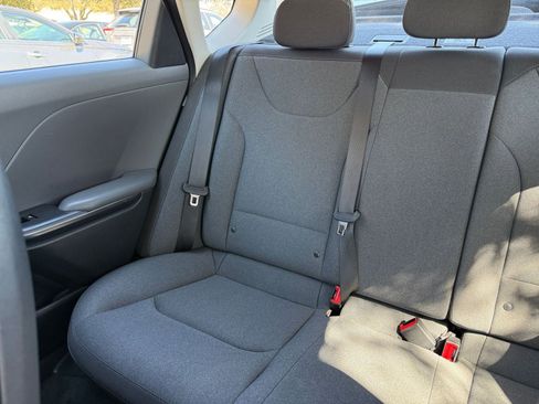 Used 2025 Kia K4 LXS image 40