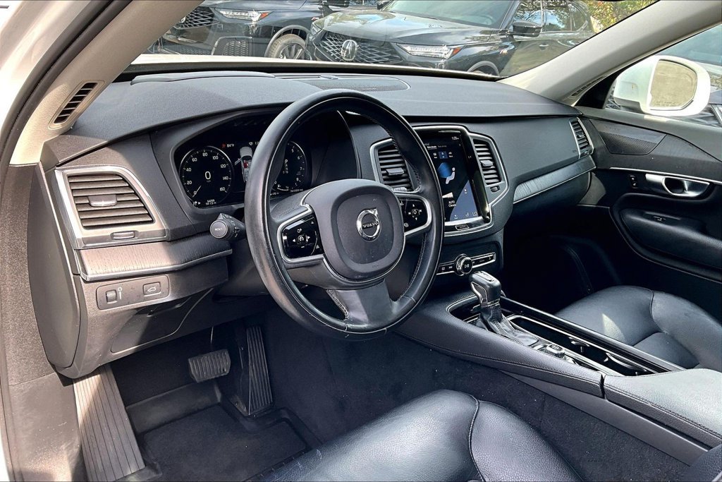Used 2020 Volvo XC90 T6 Momentum AWD/4WD image 15