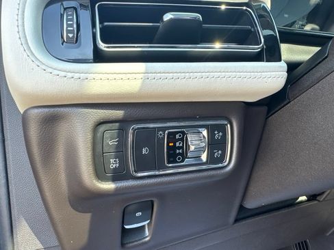 Used 2021 Lincoln Nautilus Black Label AWD/4WD image 29