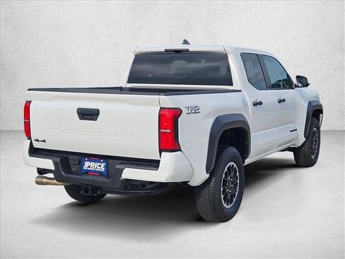 Used 2025 Toyota Tacoma TRD Off-Road image 5