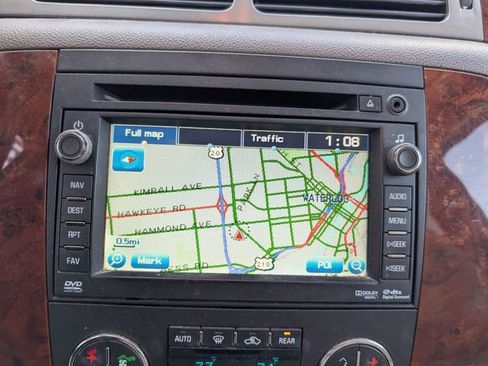 Used 2010 Chevrolet Suburban LTZ image 4