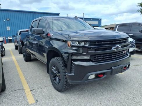 Used 2019 Chevrolet Silverado 1500 LT Trail Boss w/ Convenience Package AWD/4WD image 4