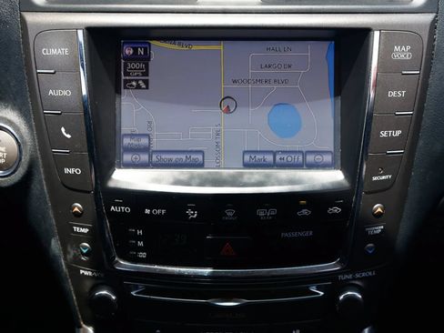 Used 2014 Lexus IS 250C w/ Luxury Package RWD image 32