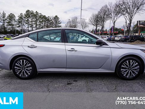Used 2024 Nissan Altima 2.5 SV FWD image 10