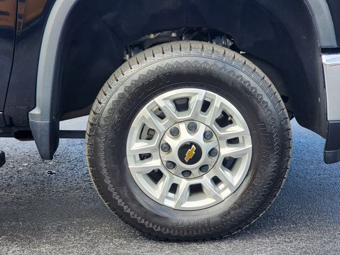 Used 2024 Chevrolet Silverado 2500 LT image 6
