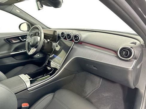 Used 2025 Mercedes-Benz C 300 4MATIC Sedan image 31