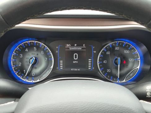 Used 2023 Chrysler Voyager LX FWD image 10