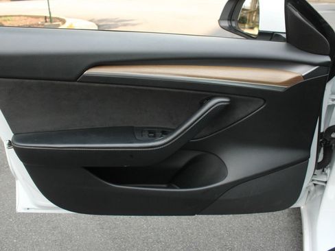 Used 2023 Tesla Model 3 Standard Range RWD image 15