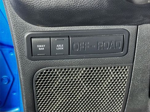Used 2016 Jeep Wrangler Unlimited Rubicon w/ Connectivity Group AWD/4WD image 10