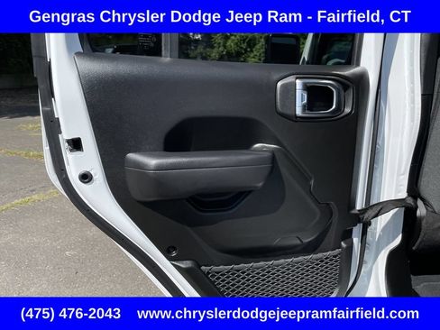 Used 2024 Jeep Wrangler Unlimited w/ Convenience Group AWD/4WD image 21