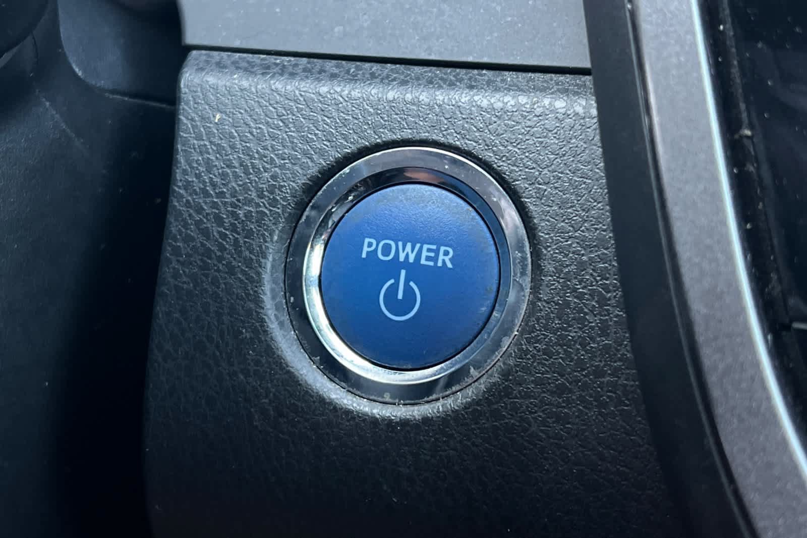 Used 2022 Toyota Camry SE w/ Cold Weather Package FWD image 31