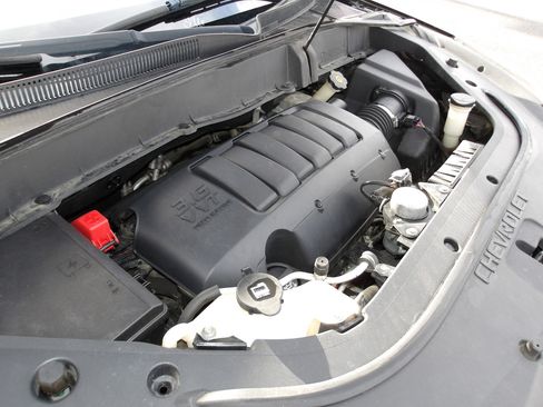 Used 2011 Chevrolet Traverse LT w/ Personal Connectivity Package image 25