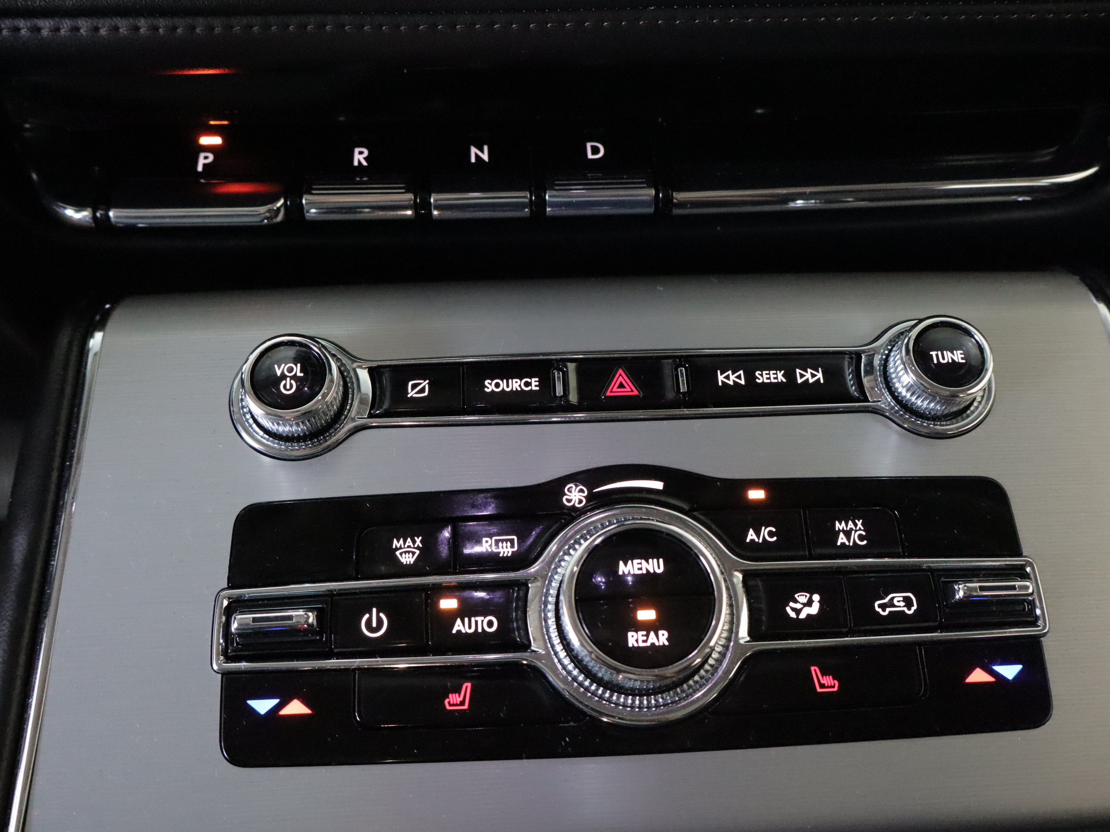 Used 2023 Lincoln Aviator AWD w/ Premium Package image 17