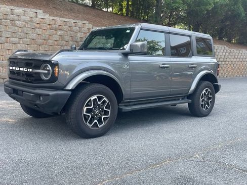 Used 2024 Ford Bronco Outer Banks AWD/4WD image 2