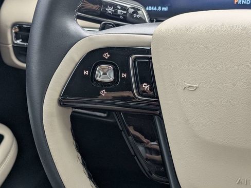 Used 2026 Lincoln Corsair Premiere FWD image 24