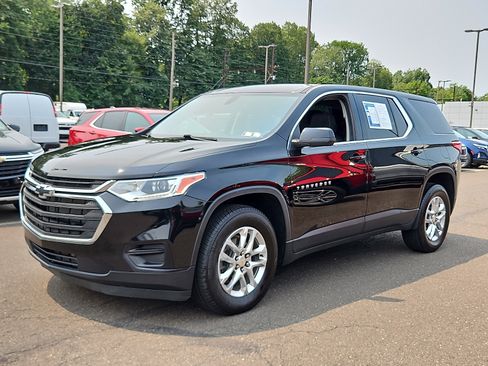Used 2021 Chevrolet Traverse LS FWD image 3