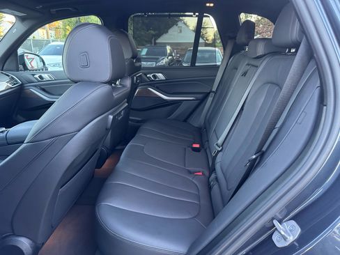 Used 2022 BMW X5 xDrive40i w/ M Sport Package image 19