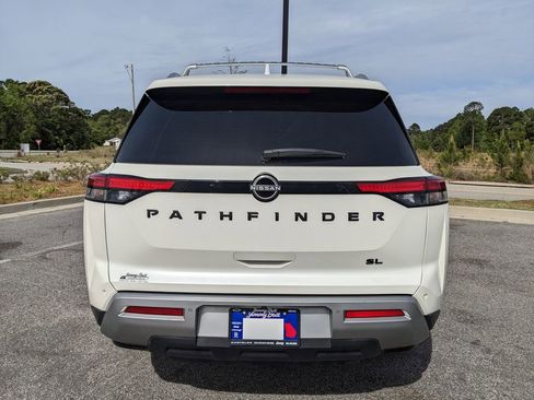 Used 2024 Nissan Pathfinder SL w/ SL Premium Package FWD image 21