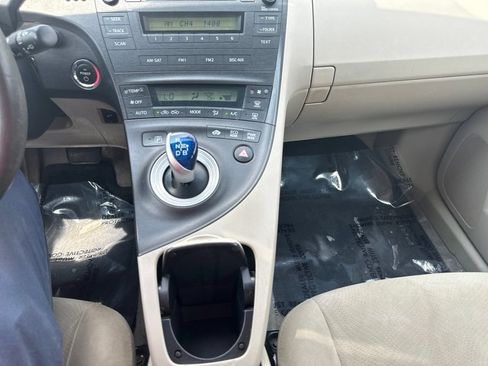 Used 2010 Toyota Prius Two FWD image 41