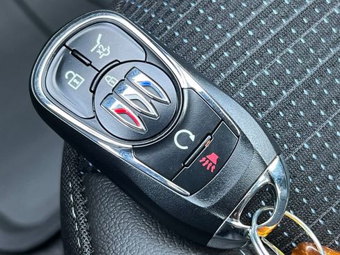New 2025 Buick Envista Sport Touring w/ Convenience I Package FWD image 25