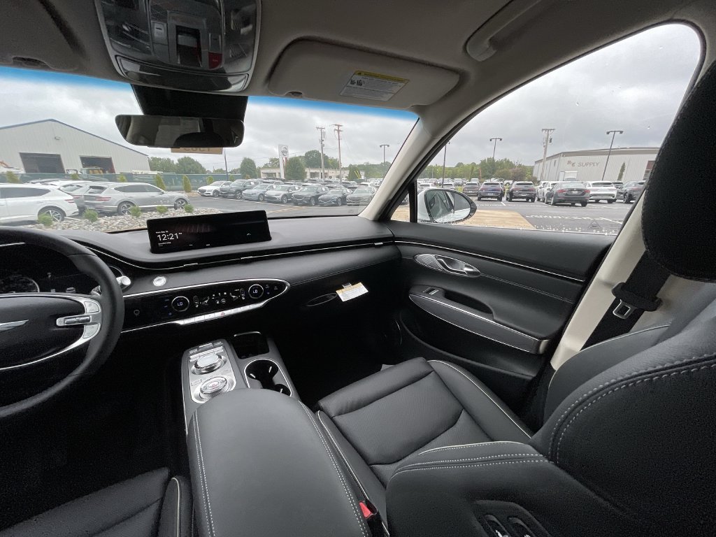 Used 2025 Genesis GV70 2.5T w/ Advanced Package AWD/4WD image 13