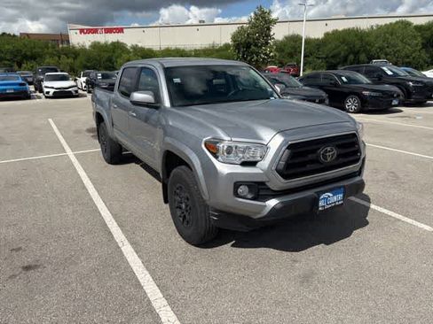 Used 2021 Toyota Tacoma SR5 RWD image 7