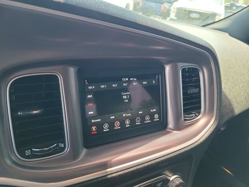 Used 2020 Dodge Charger SXT RWD image 27