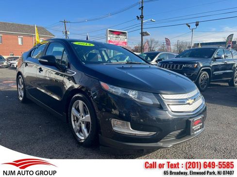 Used 2014 Chevrolet Volt w/ Enhanced Safety Package 2 FWD image 1