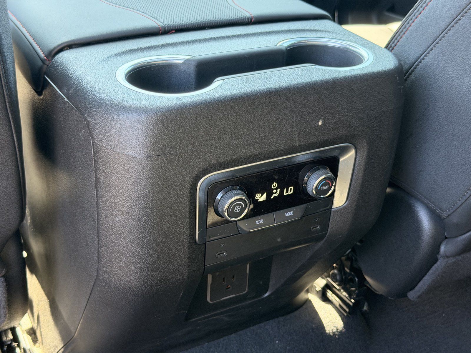 Used 2026 Chevrolet Suburban RST w/ Sun And Tow Package AWD/4WD image 36