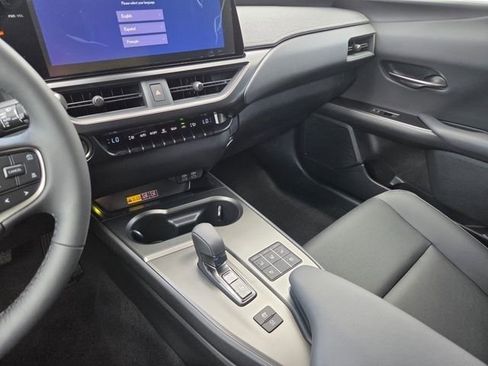 New 2026 Lexus UX 300h AWD image 33