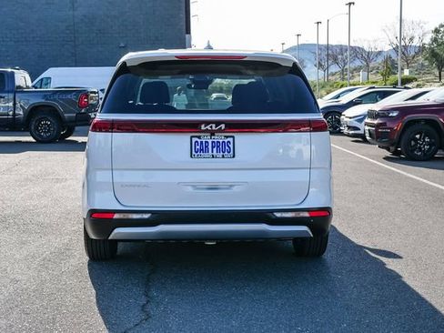 Used 2024 Kia Carnival LX image 6