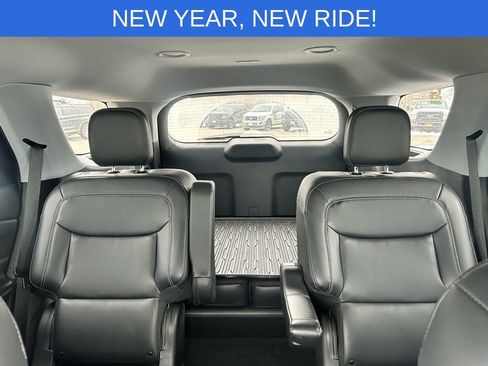 Used 2022 Ford Explorer XLT w/ Equipment Group 202A image 16
