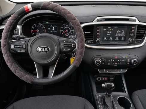 Used 2017 Kia Sorento FWD w/ LX Convenience Package image 32