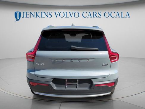 Certified 2025 Volvo XC40 B5 Core image 4