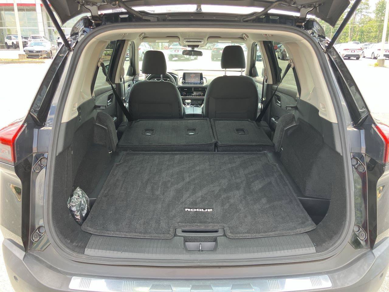 Used 2022 Nissan Rogue SV FWD image 25