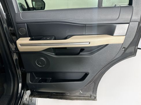 Used 2023 Ford Expedition Limited AWD/4WD image 33