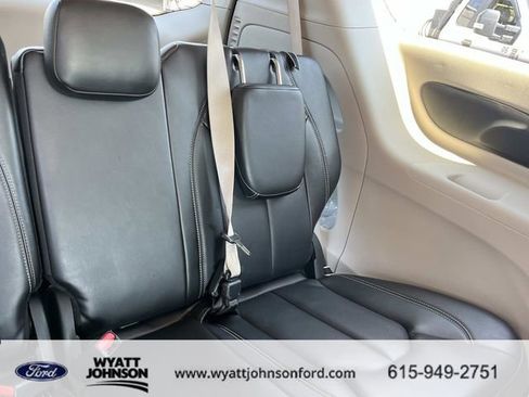 Used 2023 Chrysler Pacifica Touring-L image 24