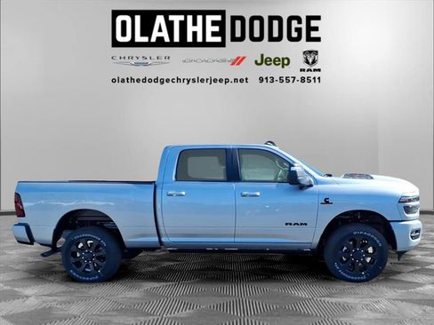 New 2026 RAM 2500 Laramie AWD/4WD image 7