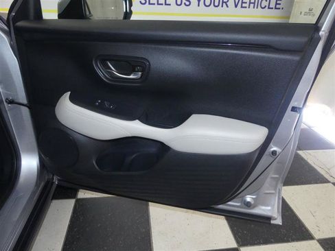 Used 2025 Honda HR-V LX image 21