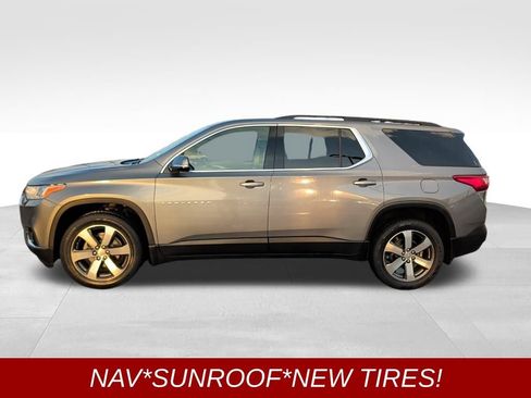 Used 2020 Chevrolet Traverse LT w/ LT Premium Package image 4